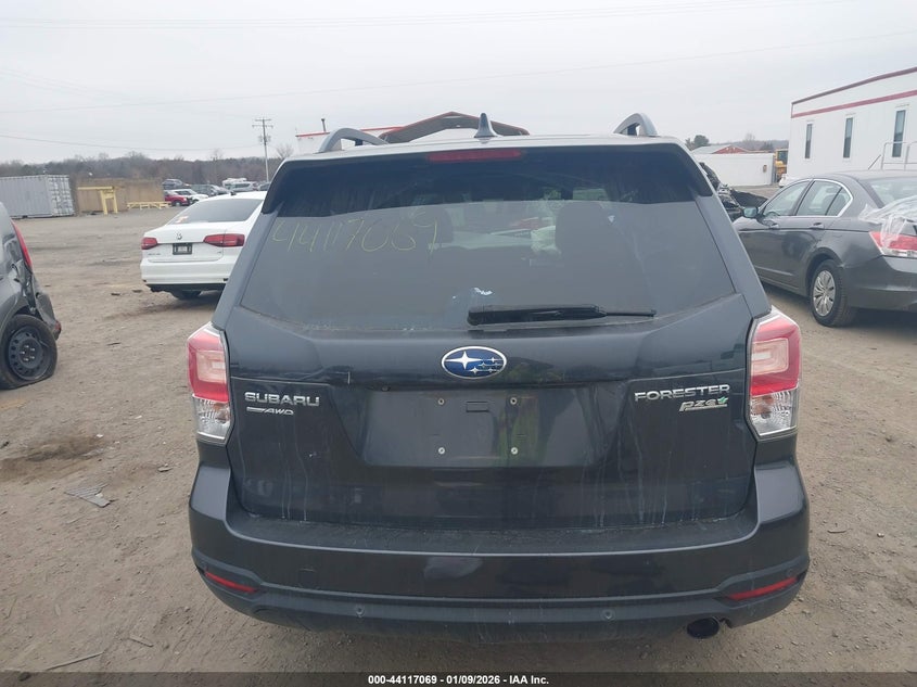 2017 Subaru Forester 2.5I Touring VIN: JF2SJAWC7HH555376 Lot: 44117069
