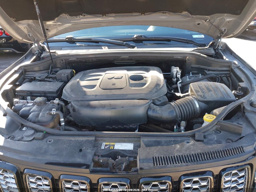 VIN 1C4RJFAG2KC798313 2019 JEEP GRAND CHEROKEE ALTITUDE 4X4