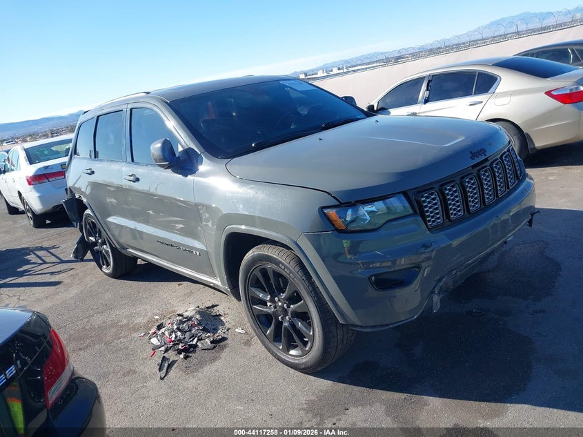VIN 1C4RJFAG2KC798313 2019 JEEP GRAND CHEROKEE ALTITUDE 4X4