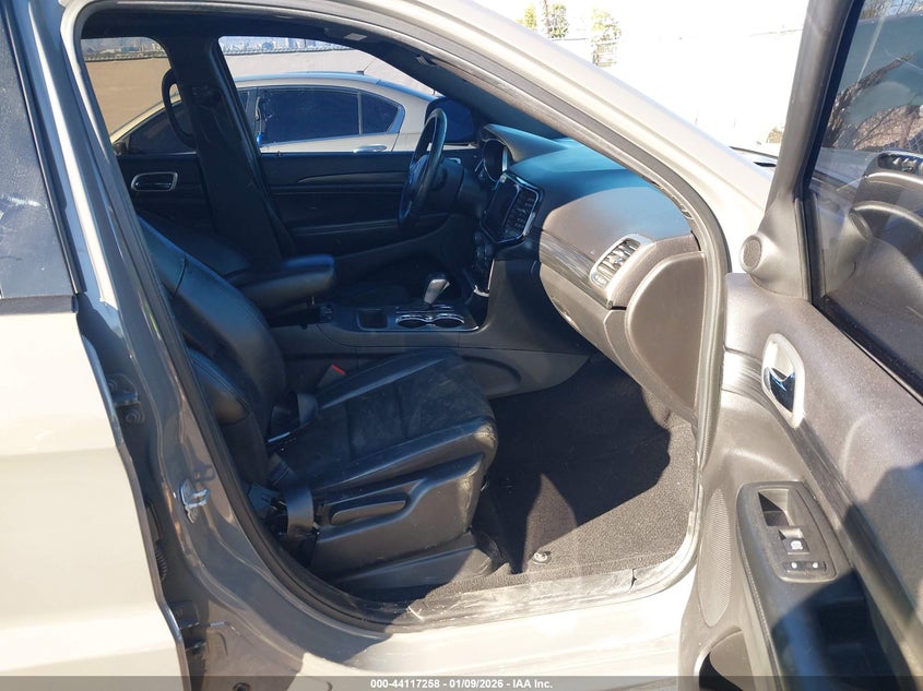 VIN 1C4RJFAG2KC798313 2019 JEEP GRAND CHEROKEE ALTITUDE 4X4