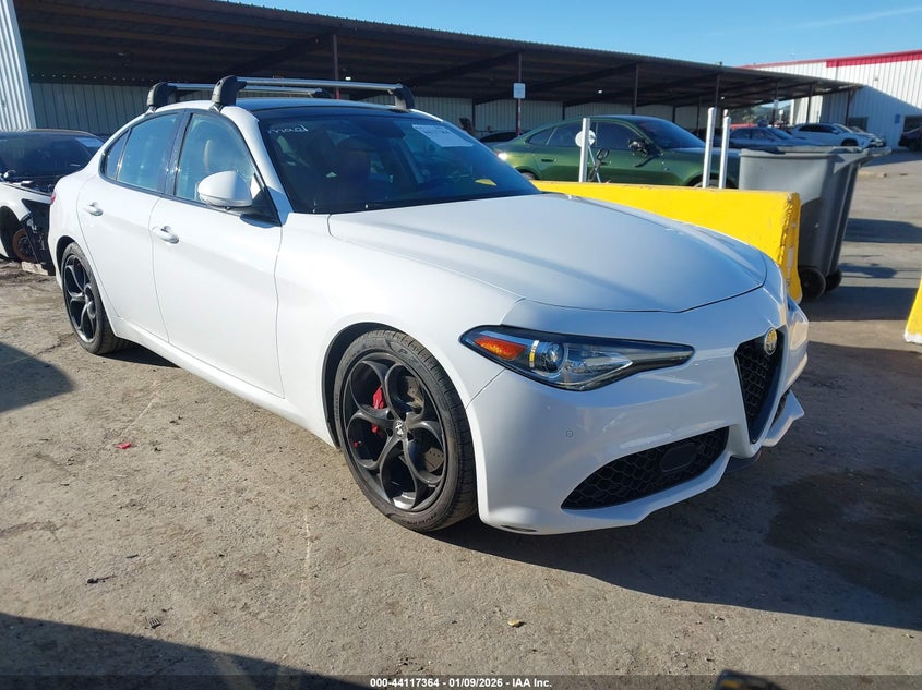 ZARFAECN8H7558330 2017 Alfa Romeo Giulia Ti Rwd auction photo 1