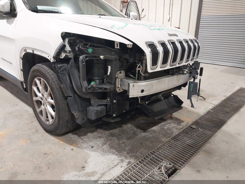 VIN 1C4PJMCX7JD500727 2018 JEEP CHEROKEE LATITUDE 4X4
