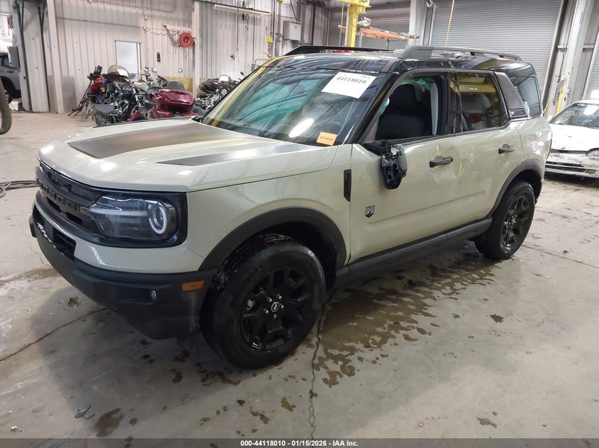 Vin: 1ftfw1e86pfa99010, lot: 44613905, ford bronco xlt 20232