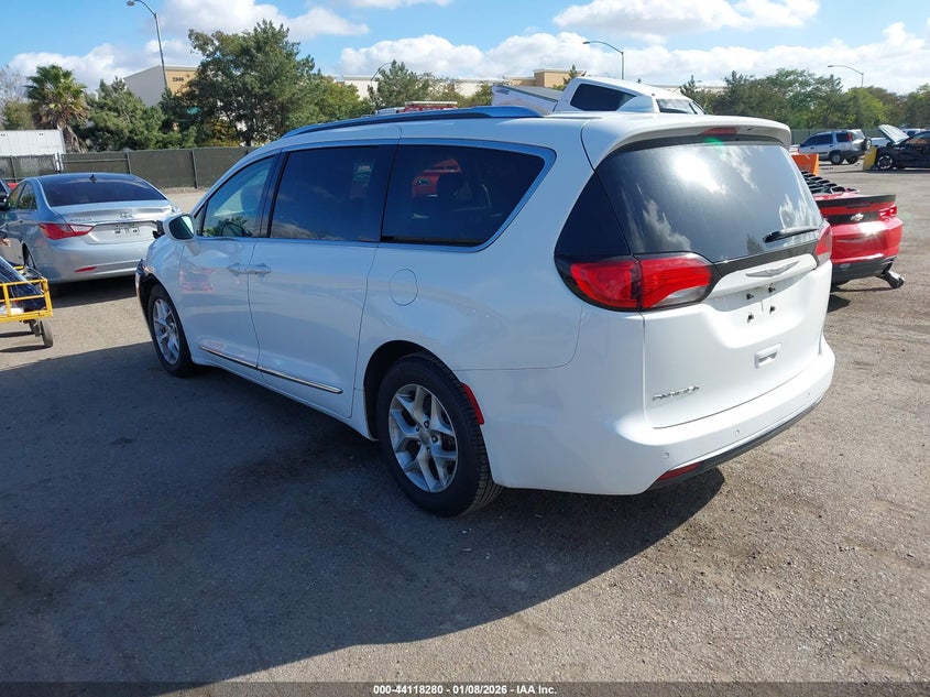 2020 Chrysler Pacifica Touring L