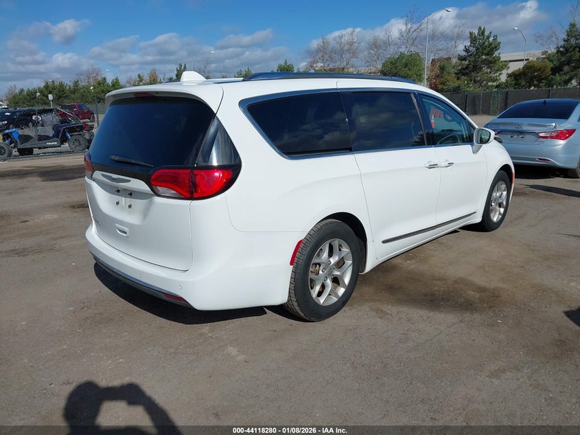 2020 Chrysler Pacifica Touring L
