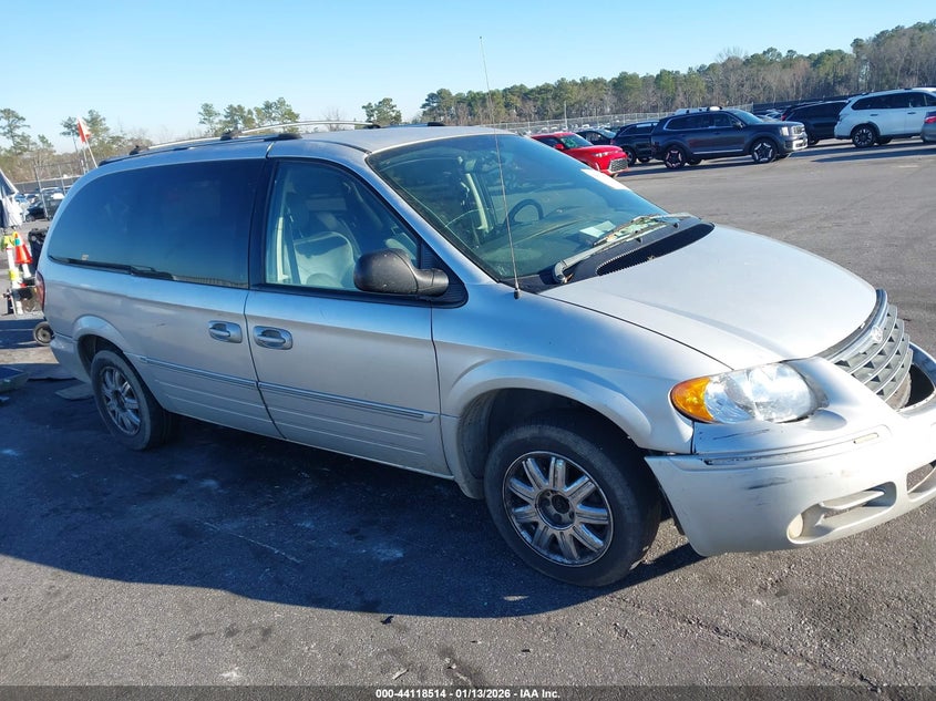 2005 Chrysler Town & Country Limited