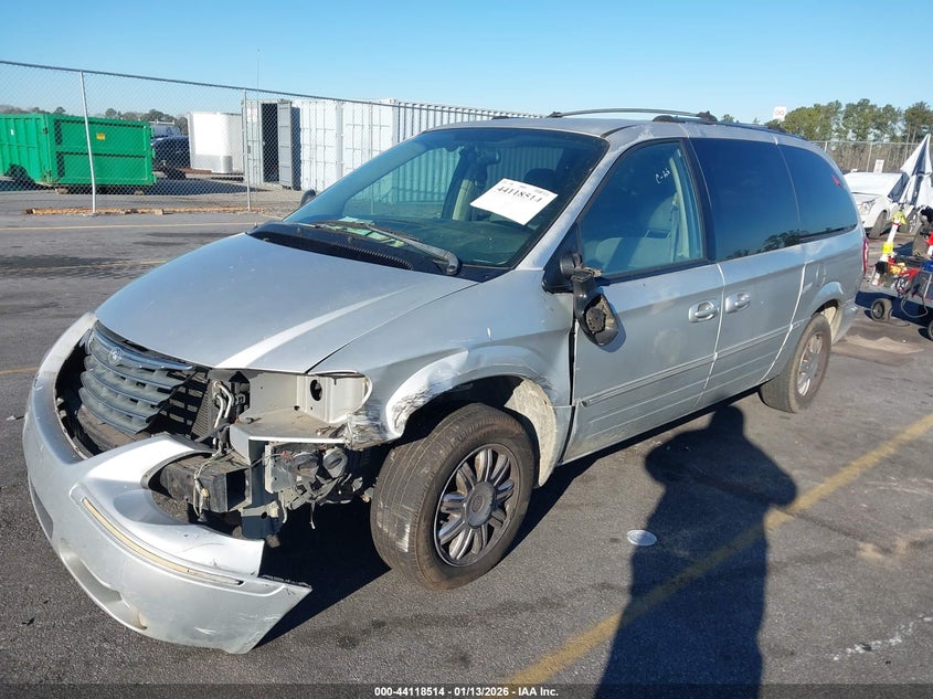 2005 Chrysler Town & Country Limited