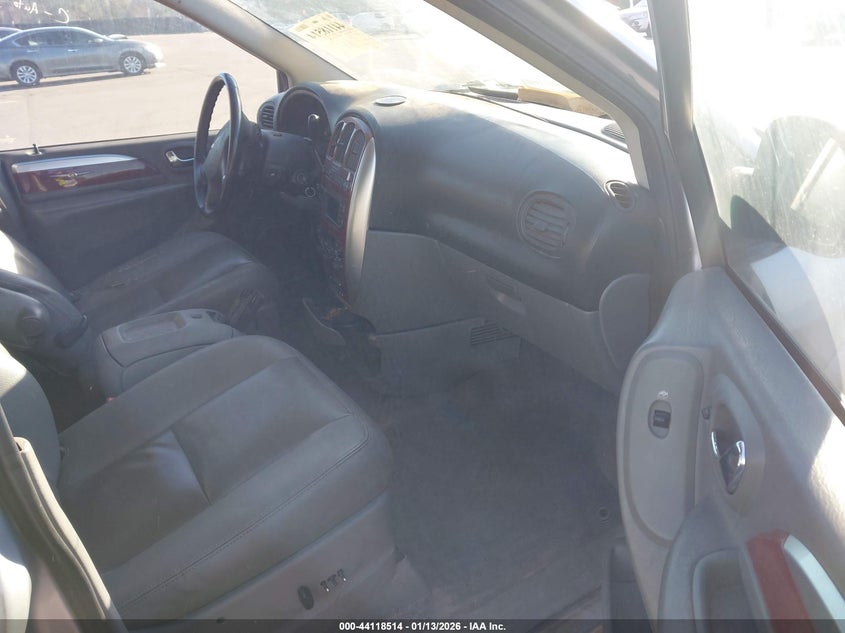 2005 Chrysler Town & Country Limited