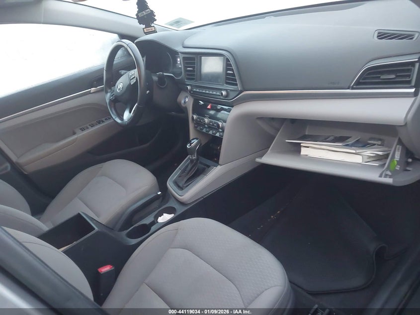 2020 HYUNDAI ELANTRA auction photo 5
