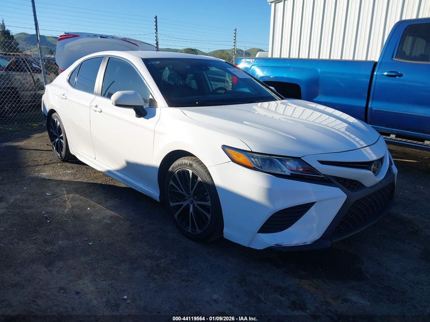TOYOTA CAMRY SE 2019