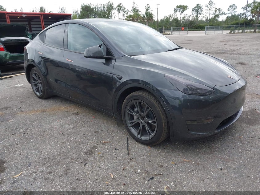 2025 Tesla Model Y Long Range Dual Motor Rear-Wheel Drive