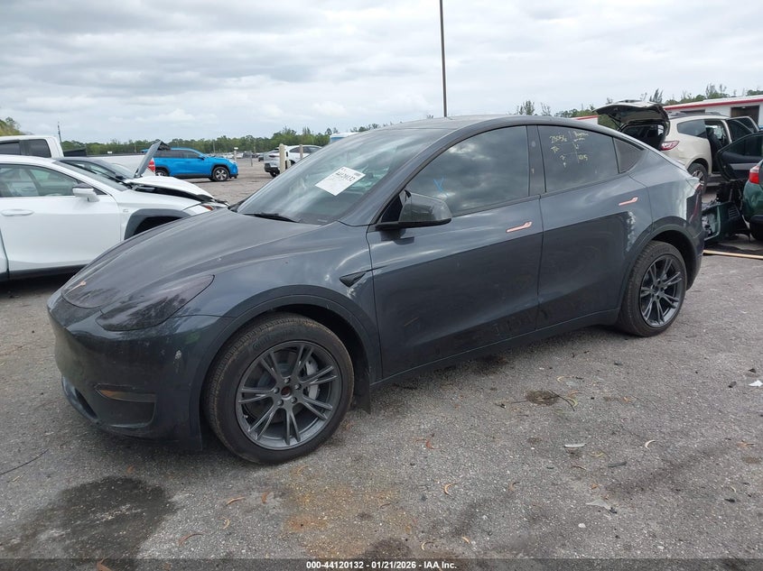 2025 Tesla Model Y Long Range Dual Motor Rear-Wheel Drive