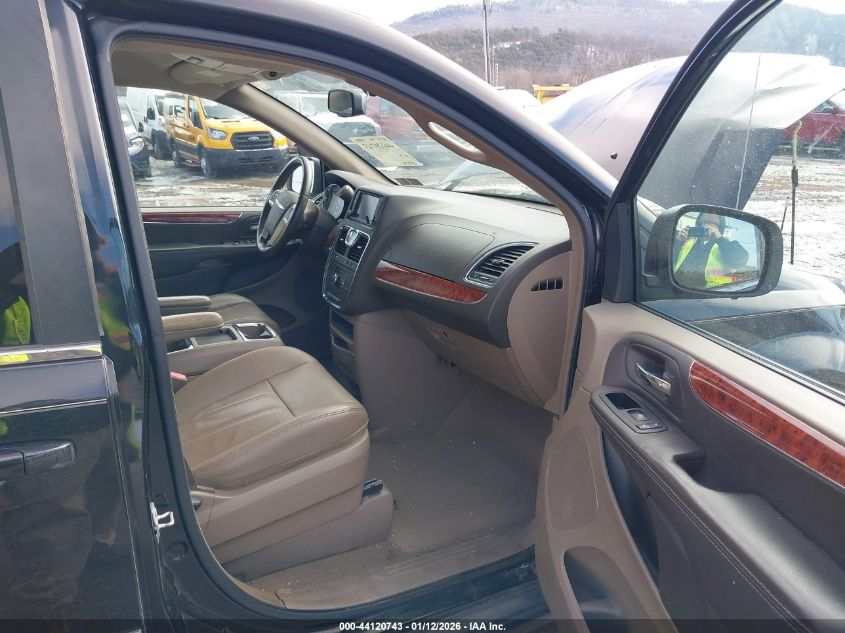 2015 Chrysler Town & Country Touring