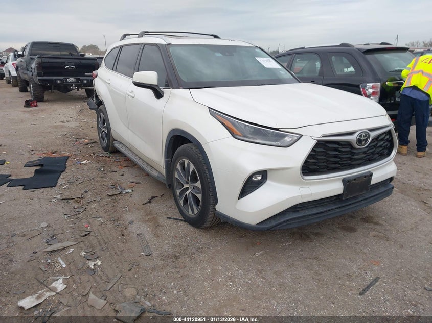 2021 Toyota Highlander Xle