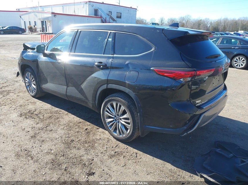2022 Toyota Highlander Platinum