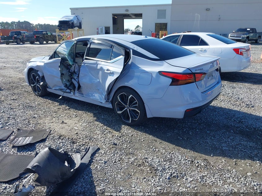 2023 Nissan Altima Sr Fwd