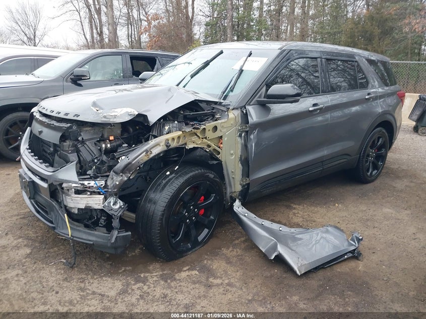 2022 Ford Explorer St