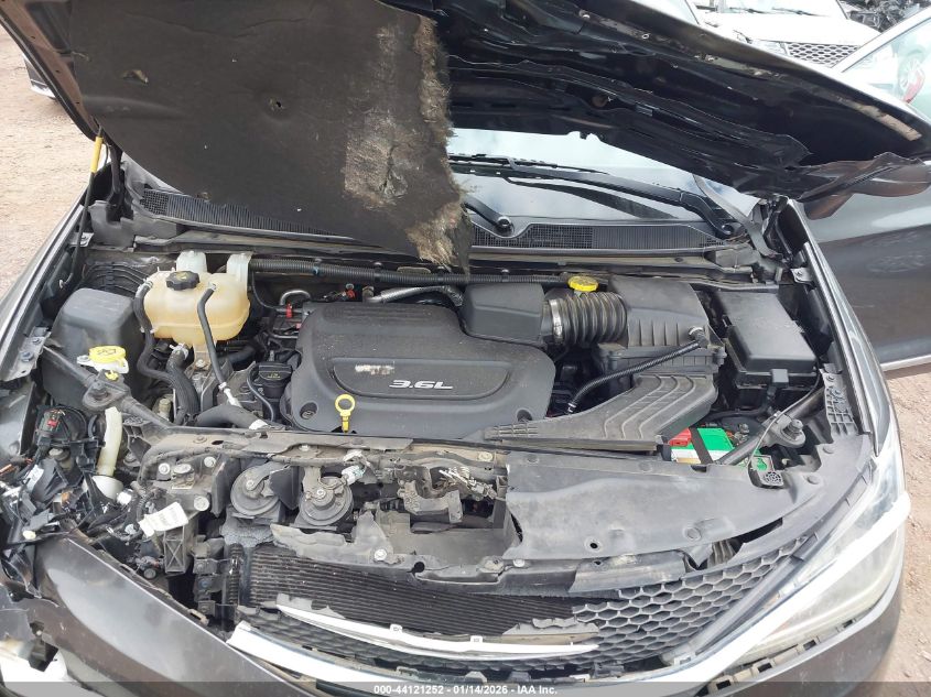 2017 Chrysler Pacifica Touring-L VIN: 2C4RC1BG9HR526563 Lot: 44121252