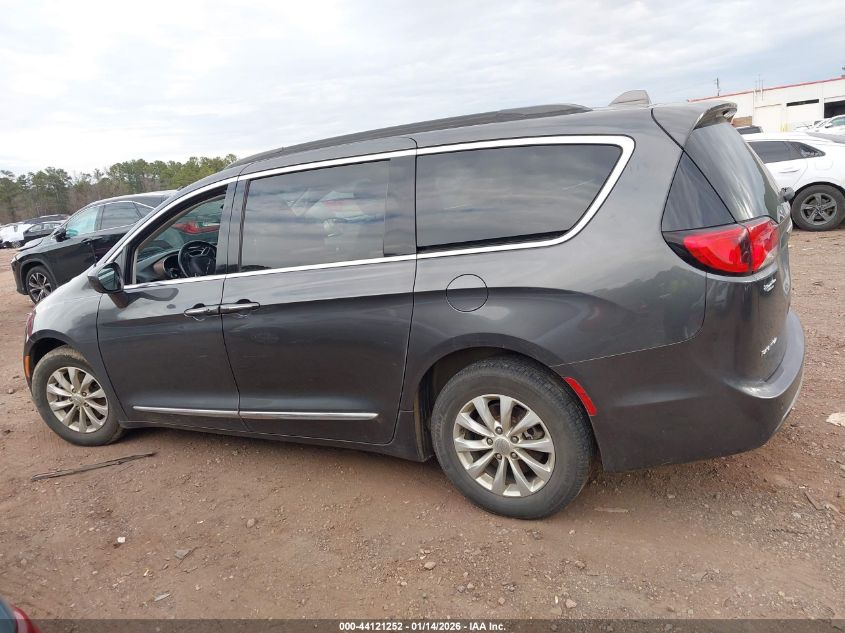 2017 Chrysler Pacifica Touring-L VIN: 2C4RC1BG9HR526563 Lot: 44121252