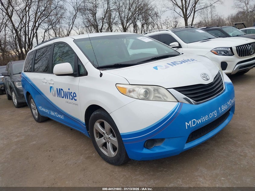 5TDKK3DC3DS298183 TOYOTA SIENNA Photo 1