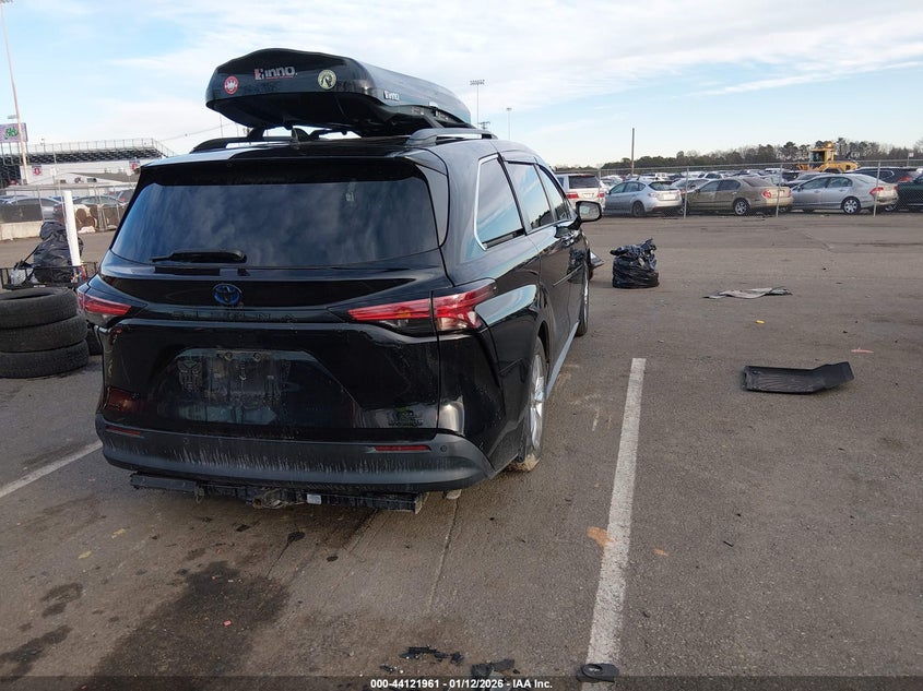 2022 Toyota Sienna Xle Woodland Edition