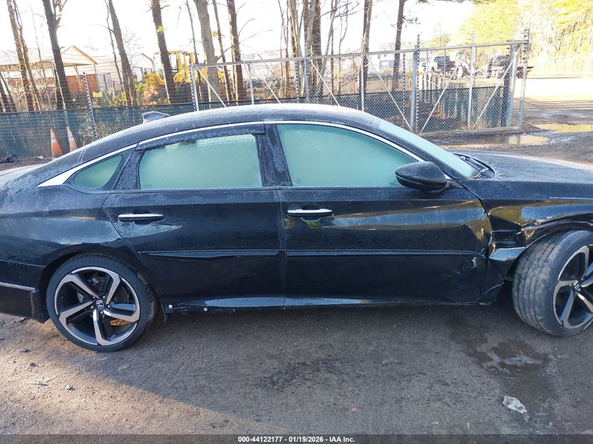 VIN 1HGCV1F92JA103170 2018 HONDA ACCORD TOURING