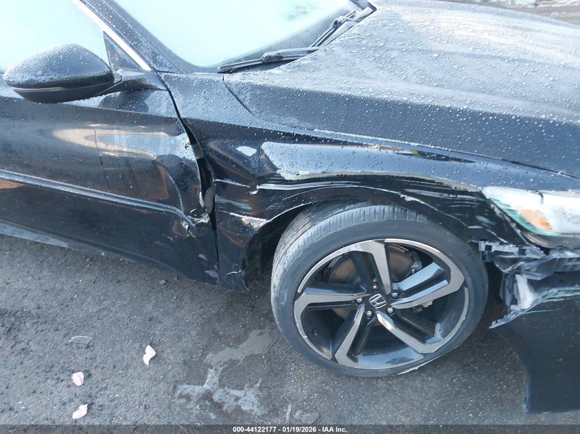 VIN 1HGCV1F92JA103170 2018 HONDA ACCORD TOURING