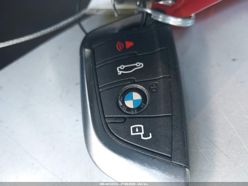 2025 BMW 3 Series - 3MW69CW05S8F31919