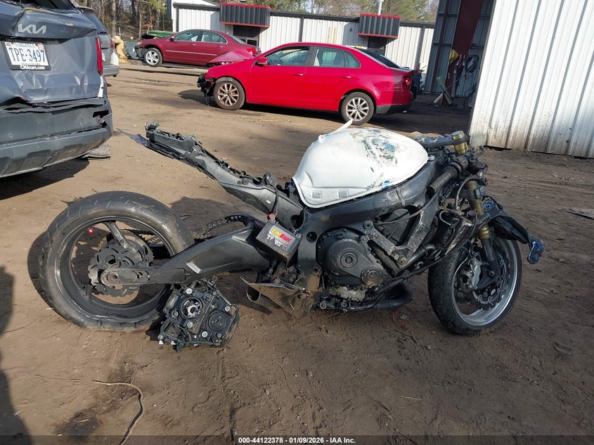 2011 Suzuki Gsx750 VIN: JS1GR7MA6B2100508 Lot: 44122378