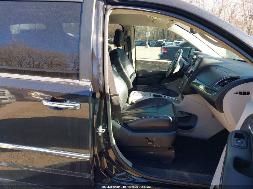 2013 Chrysler Town & Country Touring-L