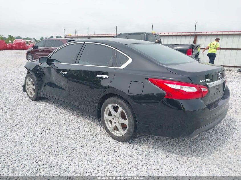 2017 NISSAN ALTIMA auction photo 3