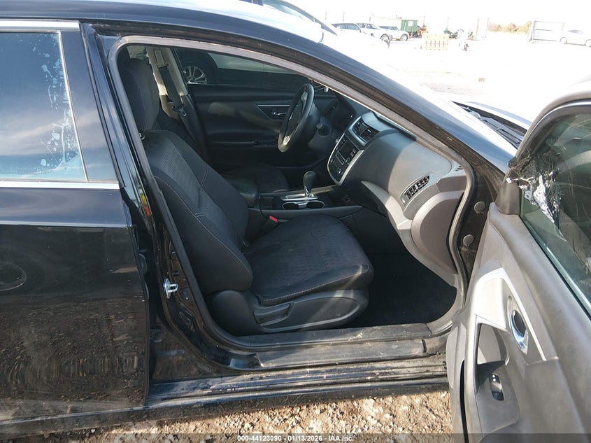 2017 NISSAN ALTIMA auction photo 5