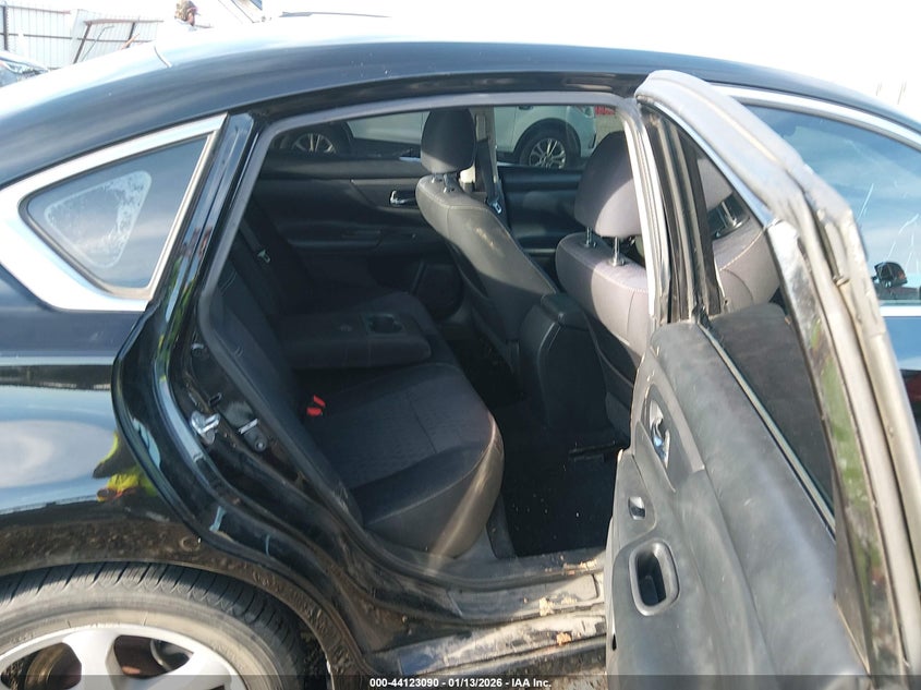 2017 NISSAN ALTIMA auction photo 8