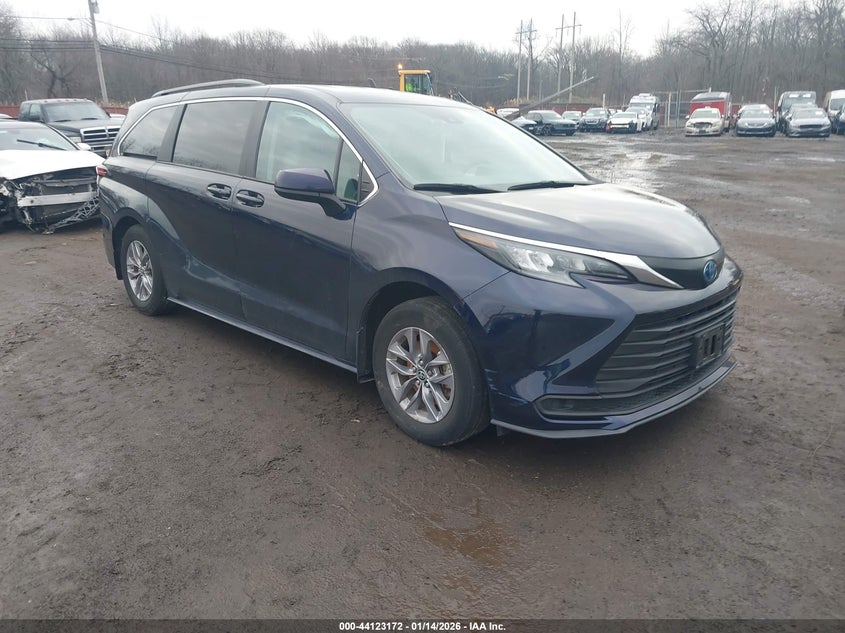 2024 Toyota Sienna Le