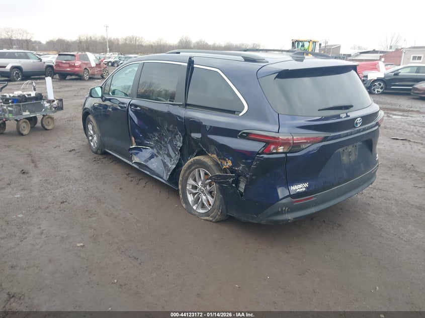 2024 Toyota Sienna Le