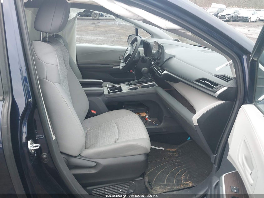 2024 Toyota Sienna Le