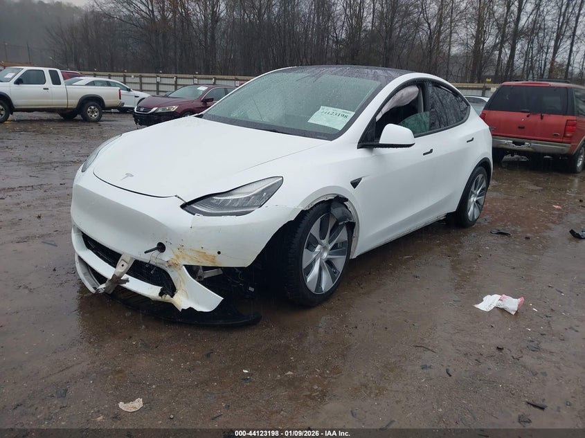 2022 Tesla Model Y Long Range Dual Motor All-Wheel Drive