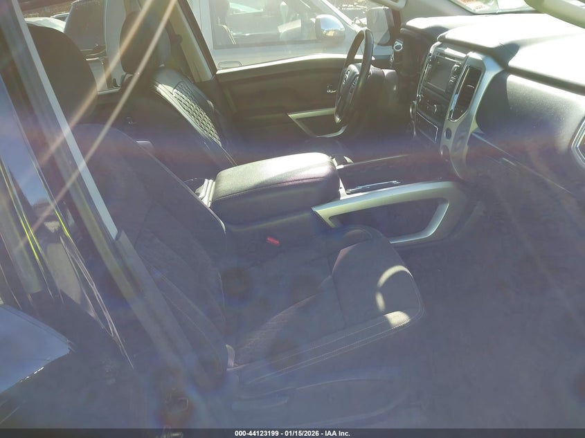 2019 Nissan Titan Sv