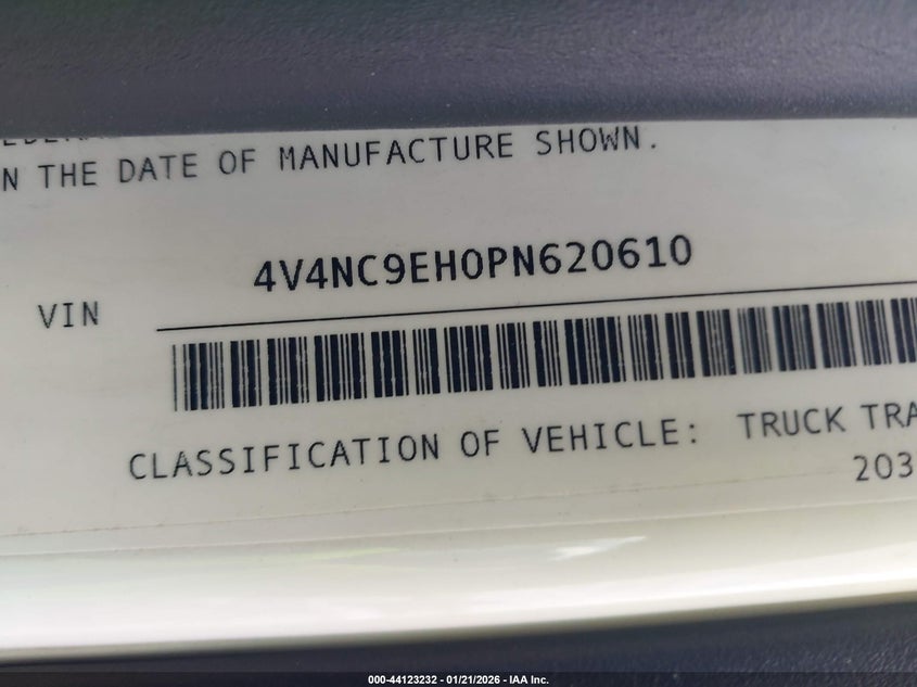2023 VOLVO VNL auction photo 8