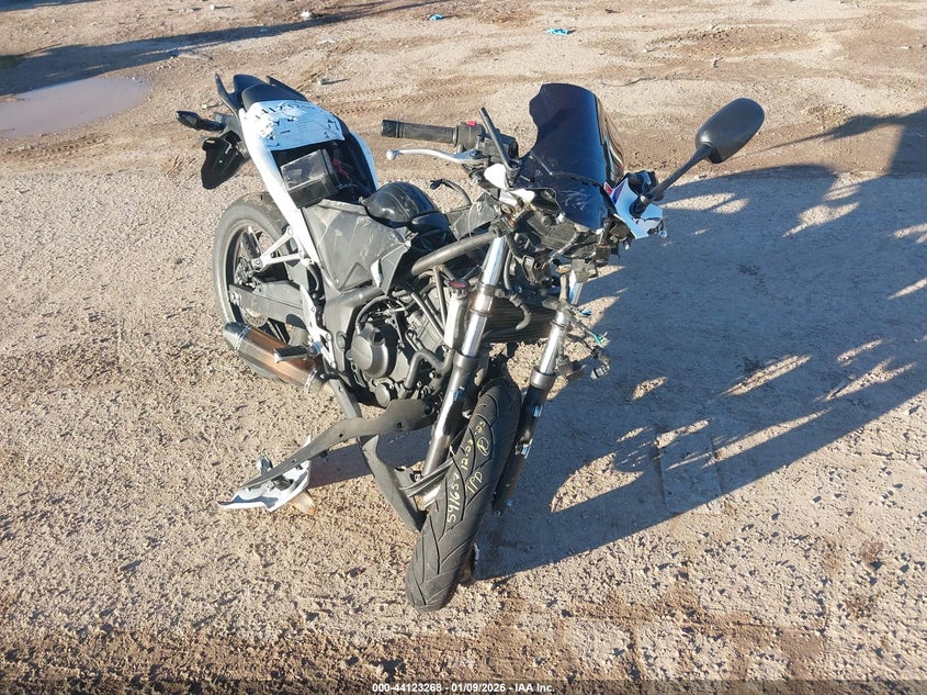 MLHMC4103D5300300 HONDA CBR250 Photo 1