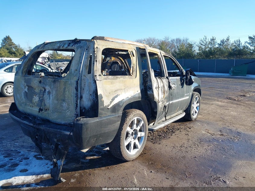 2011 Cadillac Escalade Luxury