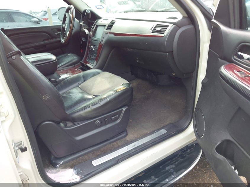 2007 Cadillac Escalade Standard