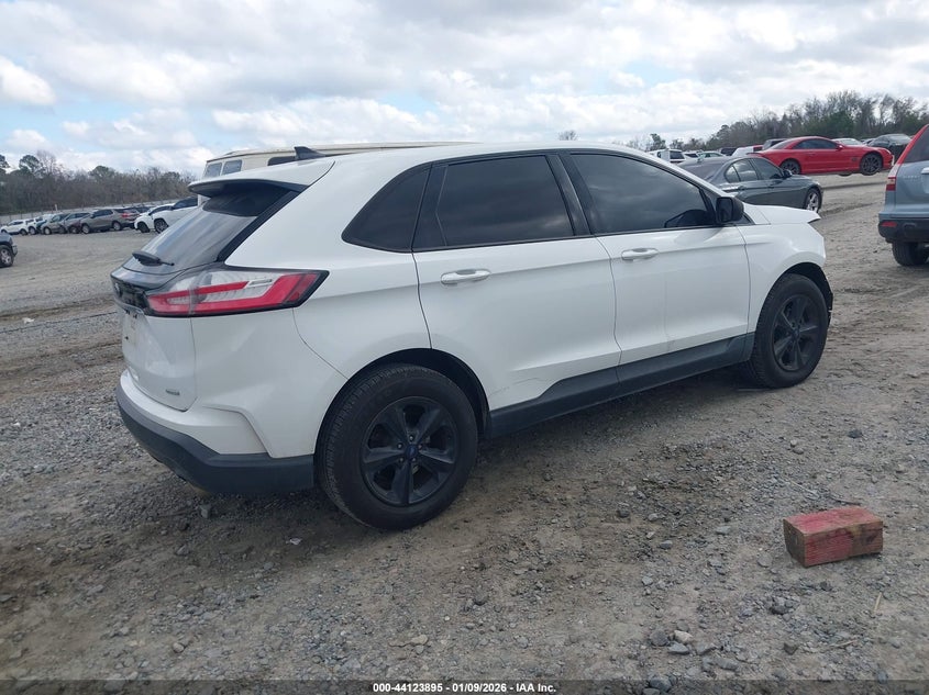 2020 Ford Edge Se