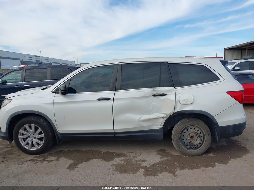 VIN 5FNYF5H10KB021608 2019 HONDA PILOT LX