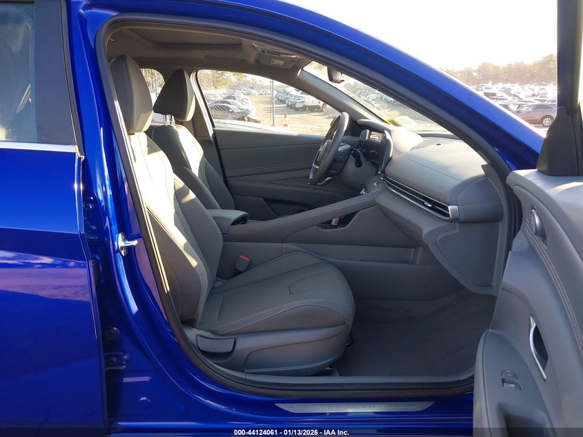 2025 Hyundai Elantra Sel Convenience