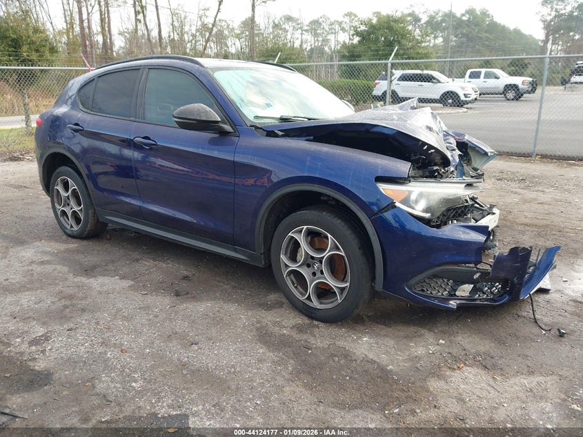 2021 Alfa Romeo Stelvio Rwd