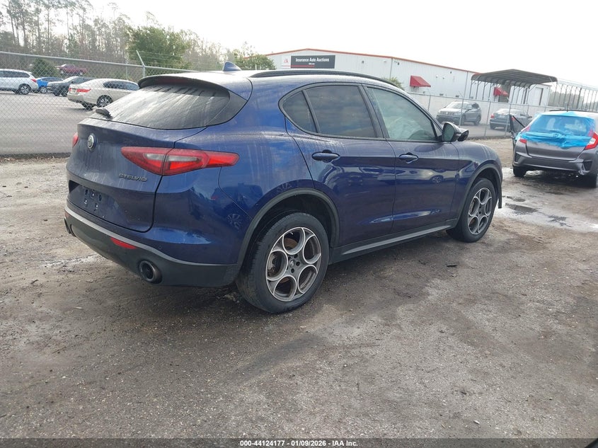 2021 Alfa Romeo Stelvio Rwd