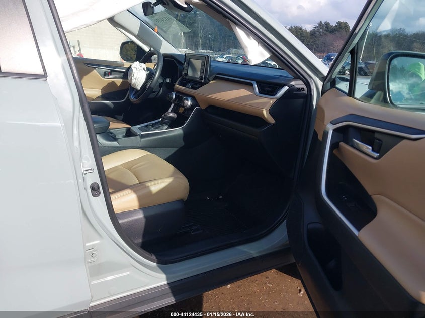 2020 Toyota Rav4 Hybrid Xle