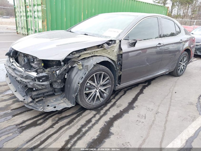 2022 Toyota Camry Xle Hybrid