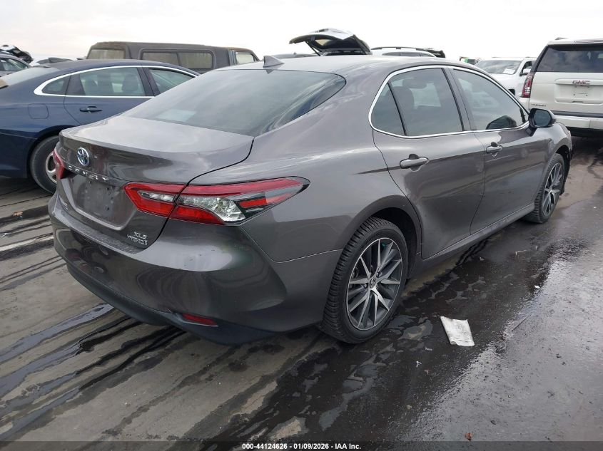 2022 Toyota Camry Xle Hybrid